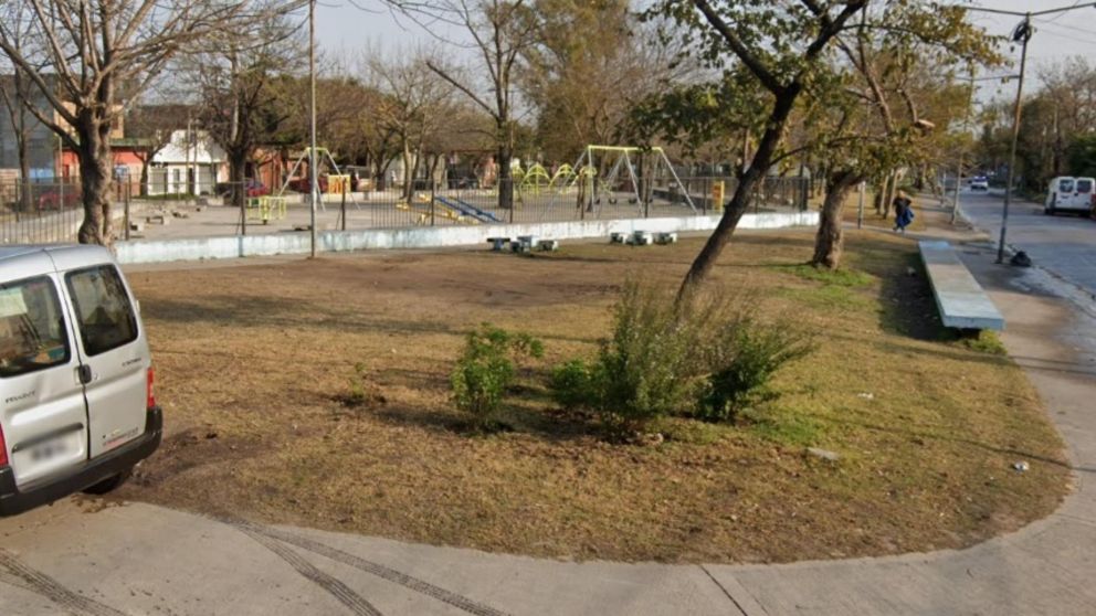 Acá, en este vecindario, se produjo el asesinato de Leonel Carlos Frank.