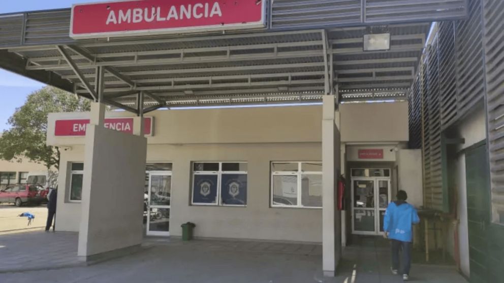 La víctima fue trasladada de urgencia al hospital donde quedó internada.