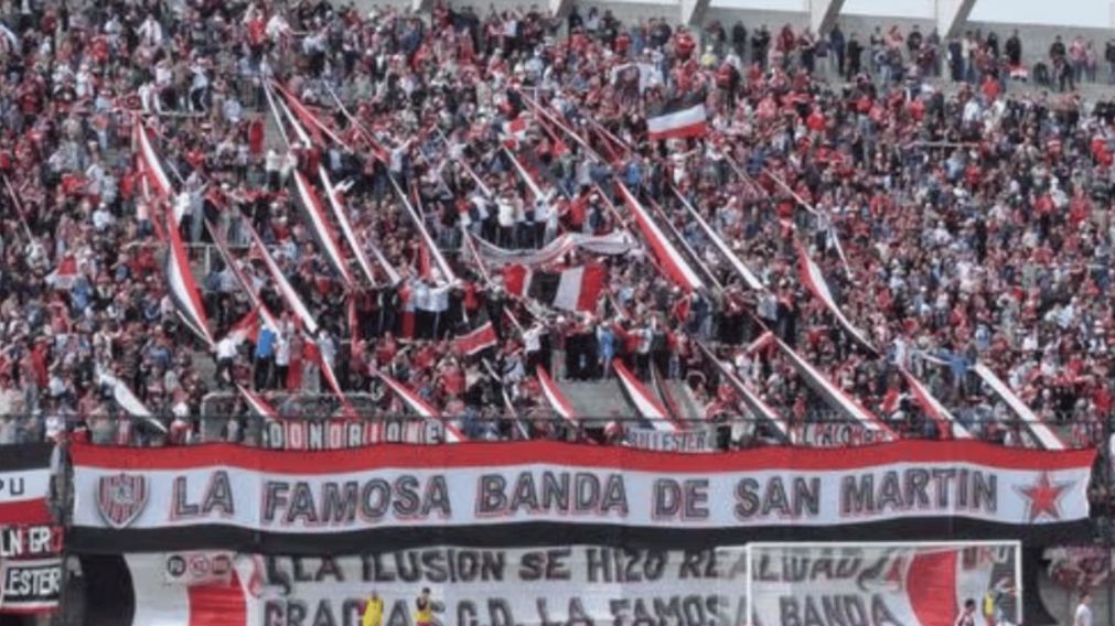 La hinchada de Chacarita le respondió a la ministra de Seguridad, Patricia Bullrich.
