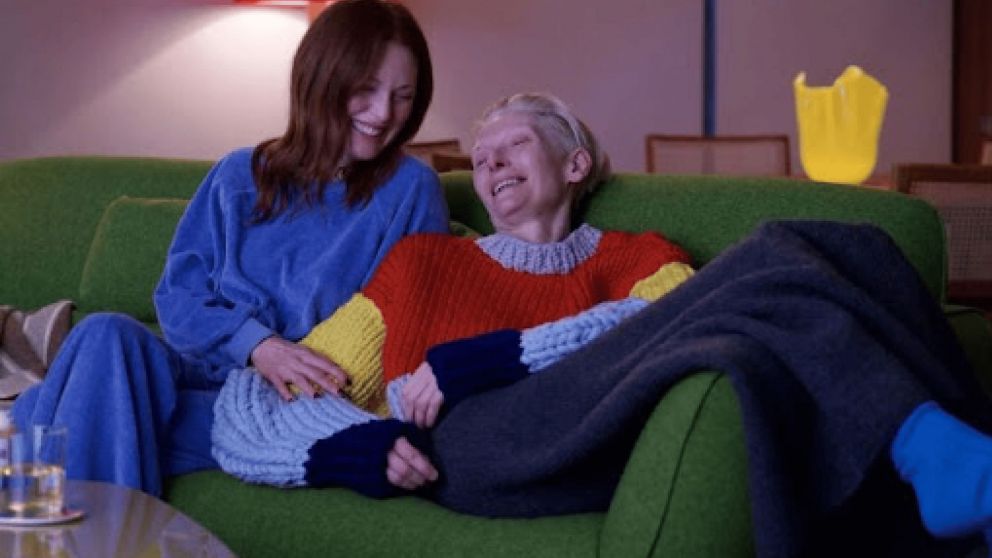 Furor en Netflix: La emotiva película con Tilda Swinton y Julianne Moore que fascinó a los críticos y te sacará varias lágrimas