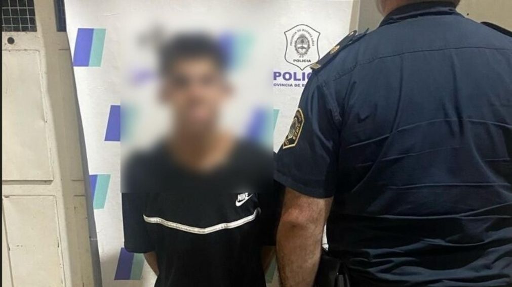 Este es uno de los individuos que resultó capturado por el homicidio del muchacho.