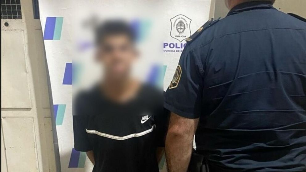 Este es uno de los individuos que resultó capturado por el homicidio del muchacho.