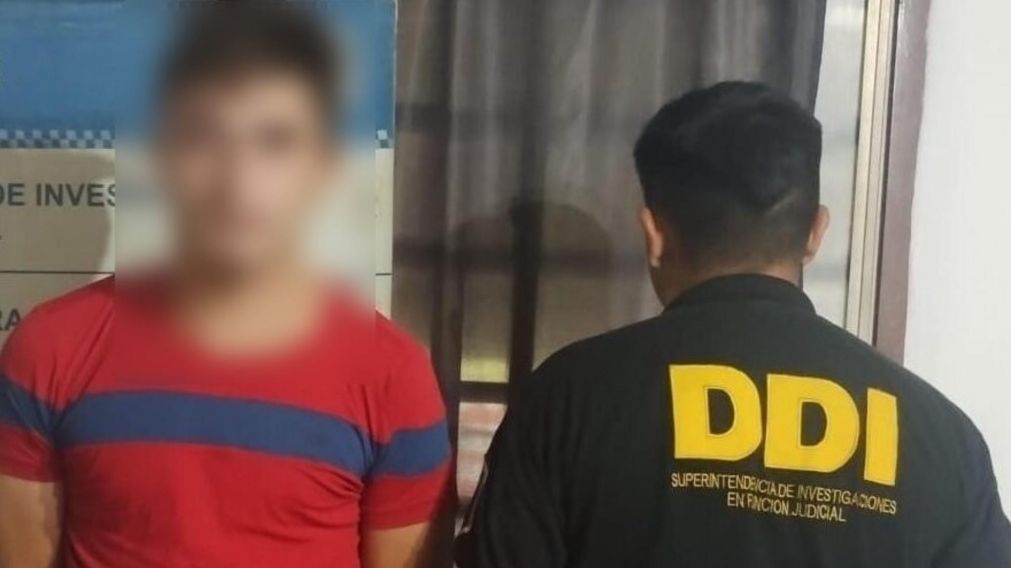Este es el sujeto que fue capturado por los investigadores policiales.