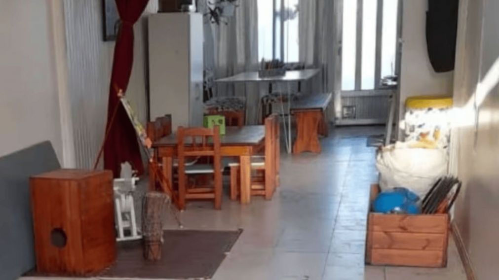 El lugar donde la terapeuta dejó encerados a tres menores autistas.