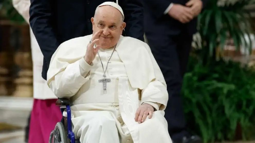 El Papa Francisco “pasó una noche tranquila”, informó el Vaticano.