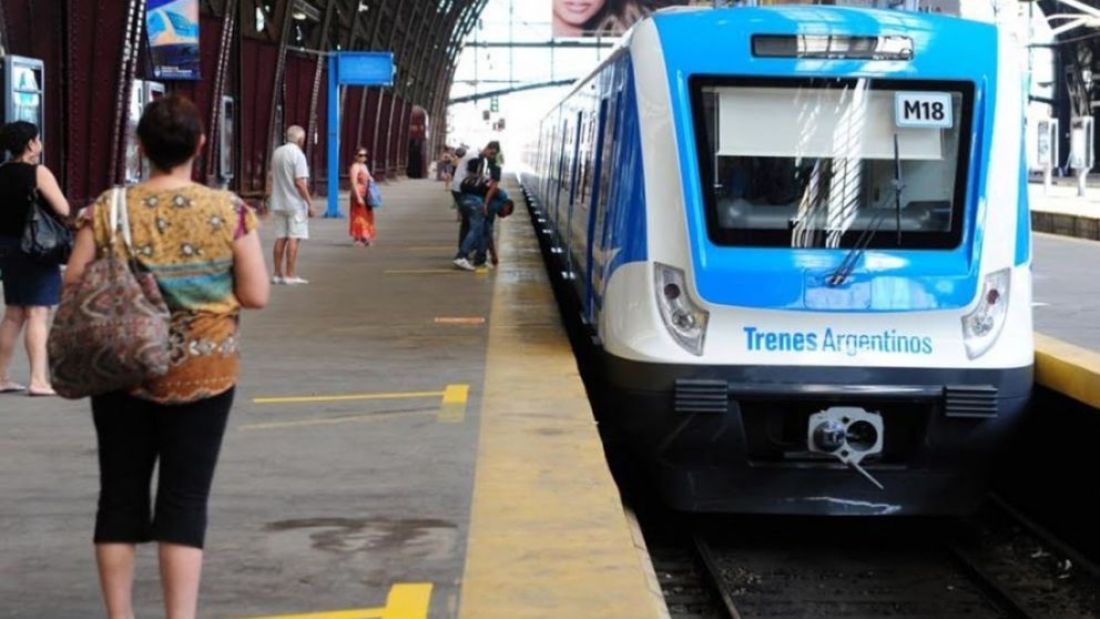 Tren Mitre vuelve a circular entre sus cabeceras tras los problemas de electricidad en Retiro.