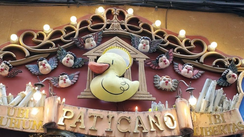 El Paticano de la Iglesia Patólica, donde todos los domingos se dicta una misa.