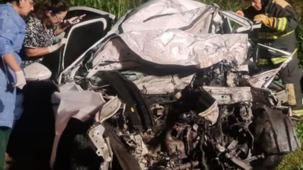 Un fatal accidente tuvo lugar en las primeras horas del día sobre la ruta nacional 9, en la provincia de Córdoba, donde se registraron dos muertos y cuatro heridos.