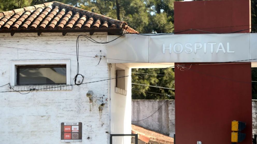 El herido fue trasladado al hospital de Romero, donde lucha por su vida.