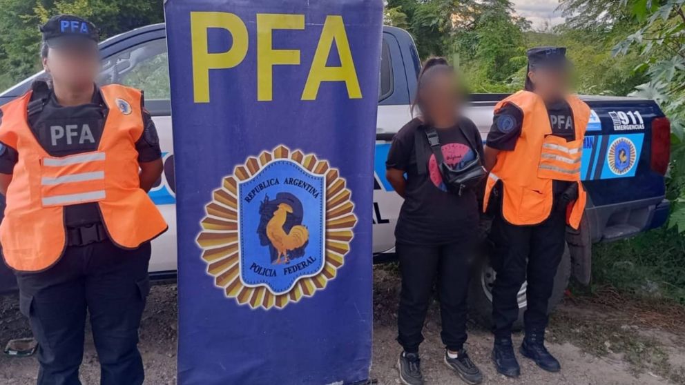 Tiene 27 años y era buscada por tráfico de drogas: la pararon en control vial de rutina y quedó detenida