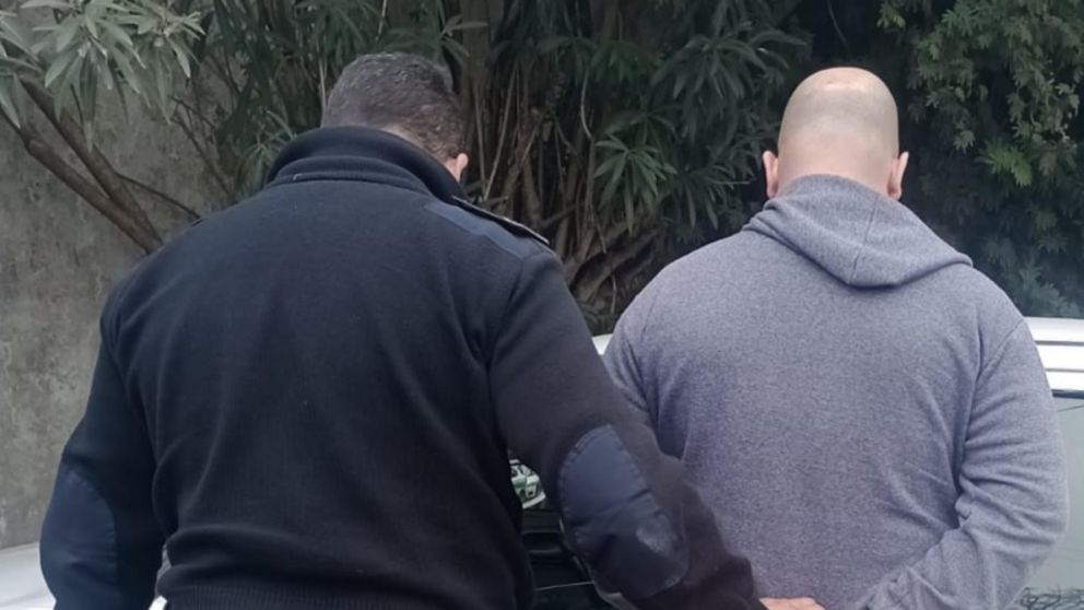 El autor del homicidio resultó apresado por los investigadores policiales.