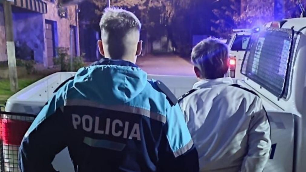 Este es el sujeto que fue apresado por los investigadores policiales.