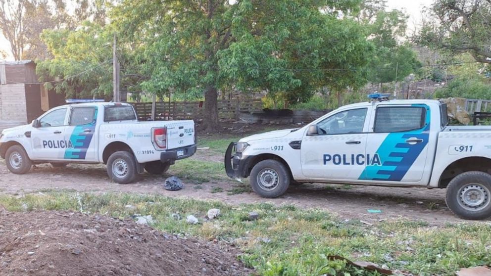 Los pesquisas policiales se apersonaron en el escenario del homicidio.