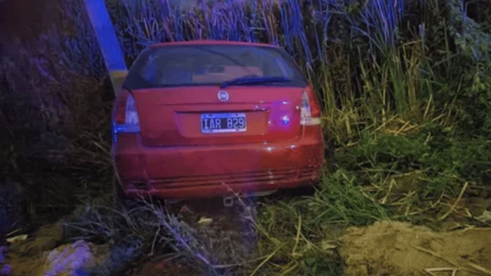 El auto robado con el que arrastraron a la nena de 7 años.