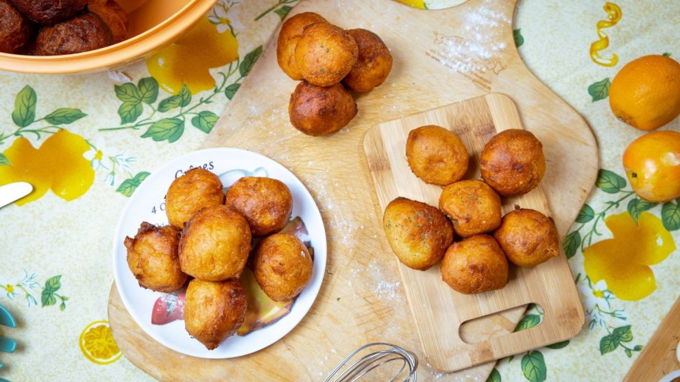 Aprovechá que está “regalada”: buñuelos de berenjena fáciles y “salvadores” para acompañar la comida.