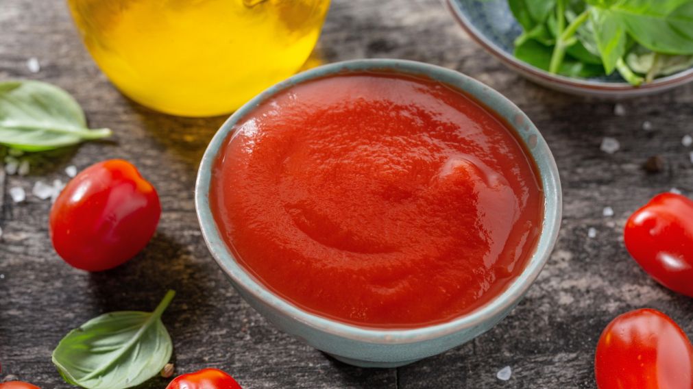¡Alerta! ANMAT prohibió salsas de tomate y una miel "truchas" y peligrosas (Freepik).