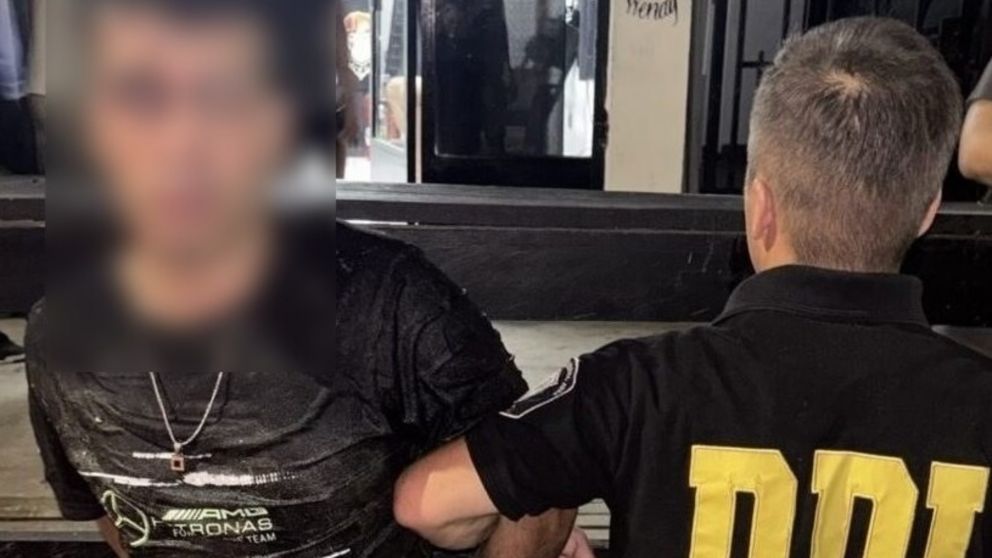Policías se disfrazaron de peluqueros y detuvieron a un joven acusado de homicidio cuando se fue a cortar el pelo
