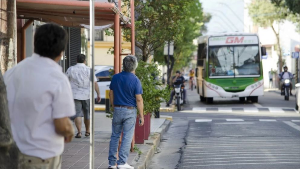 La UTA evalúa convocar a un paro en reclamo de sueldos adeudados (Gentileza El Esquiú).