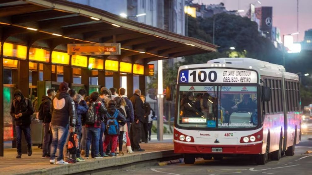 Aumenta el boleto mínimo de colectivo para 31 líneas porteñas (Imagen NA).