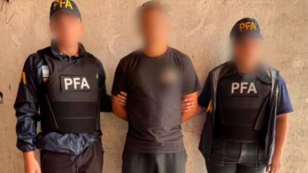 Está acusado de publicar videos de abuso sexual infantil: así lo capturaron