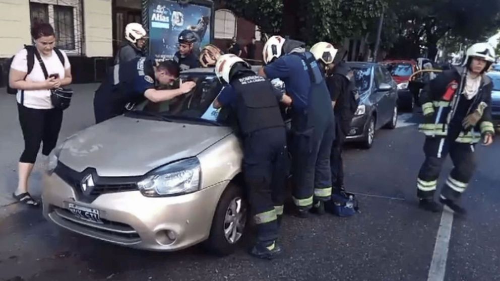La menor fue rescatada por Bomberos de la Ciudad.