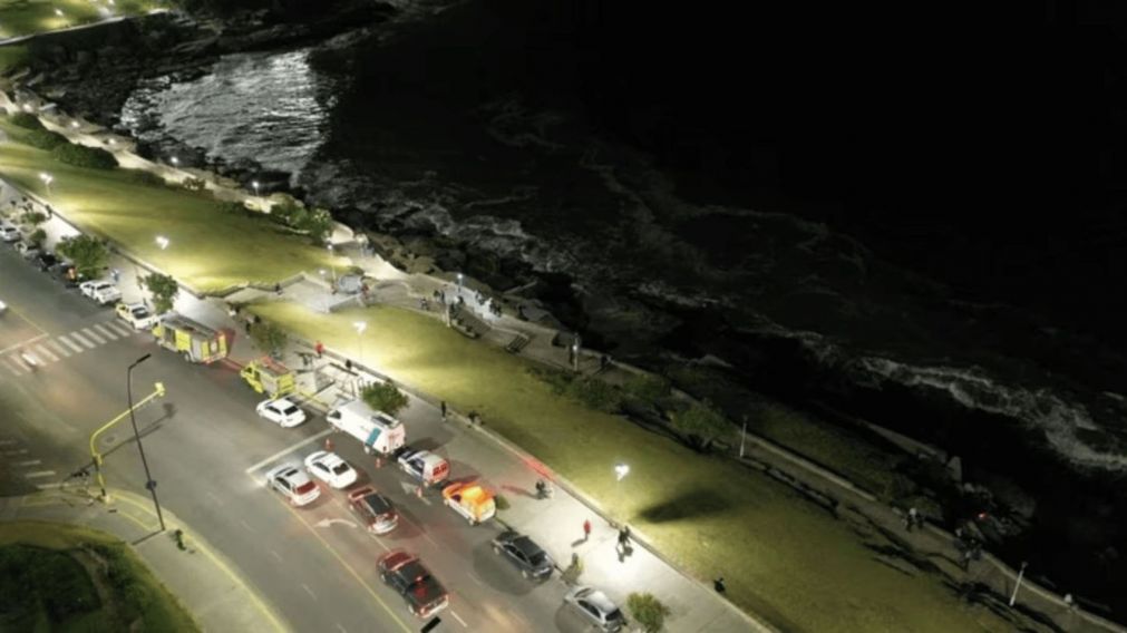 Encontraron a un hombre muerto entre las rocas en Mar del Plata.