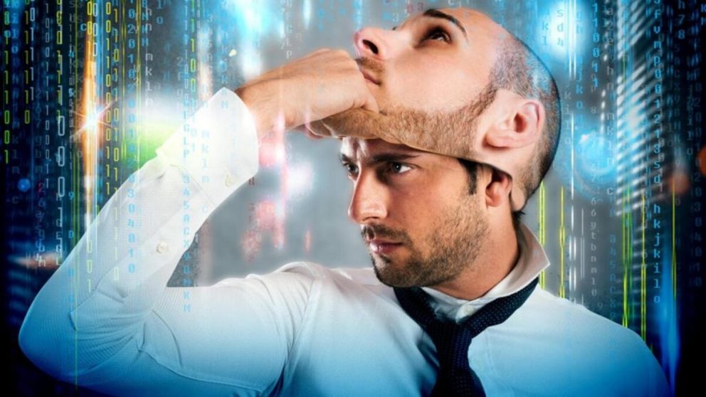 La persona estafadora suele tener una "doble cara", según la inteligencia artificial (Imagen ilustrativa).