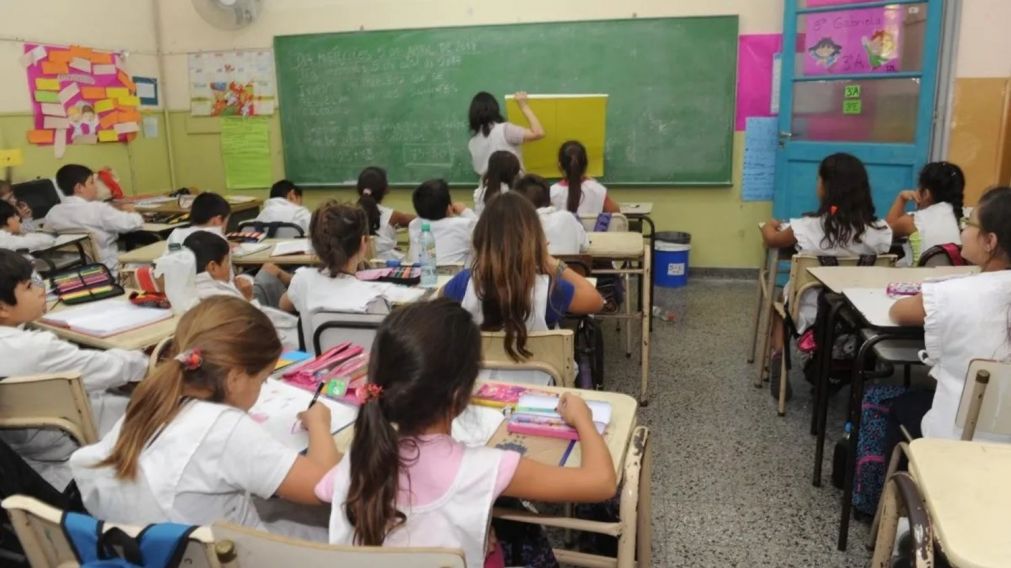 El Gobierno retrasó una semana el inicio de clases y así quedó confirmado el calendario escolar 2025