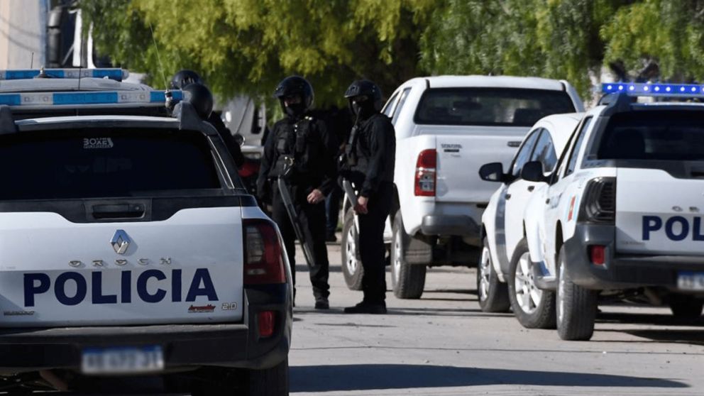 Se realizaron allanamientos y se encontraron menores con armas tumberas.