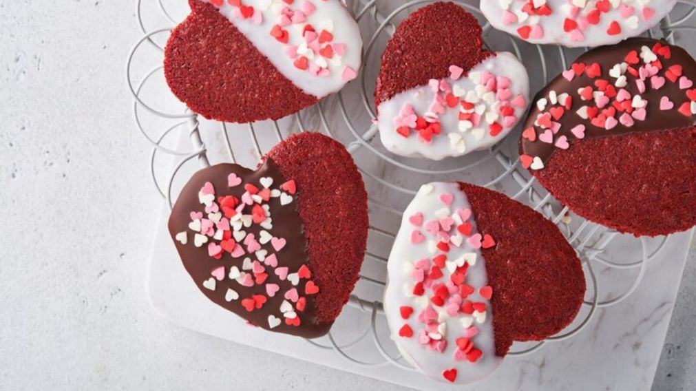Una receta para enamorar: masitas Red Velvet para festejar San Valentín, fáciles de preparar y muy deliciosas.