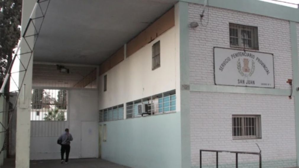 Preso se tragó una tijera dentro de su celda (NA).