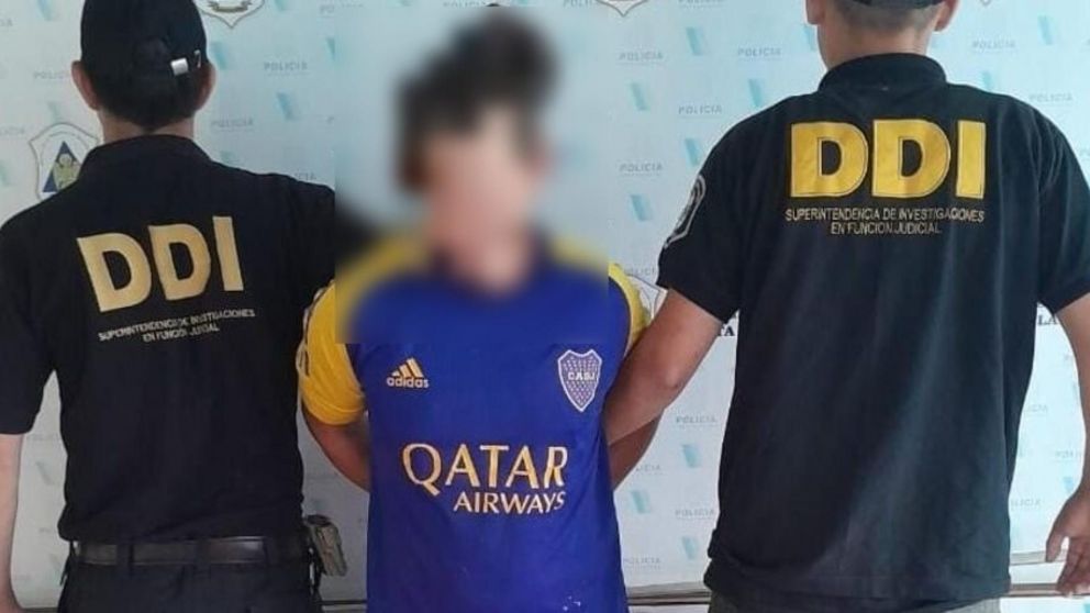 Este es el individuo que fue apresado por los investigadores policiales.