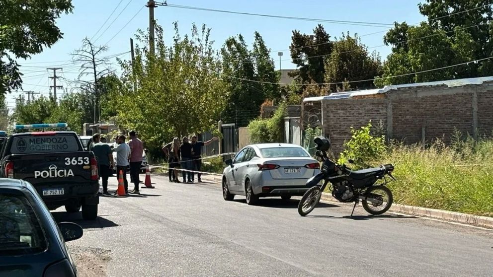 El denunciante observó el cuerpo de una persona fallecida con evidentes quemaduras.
