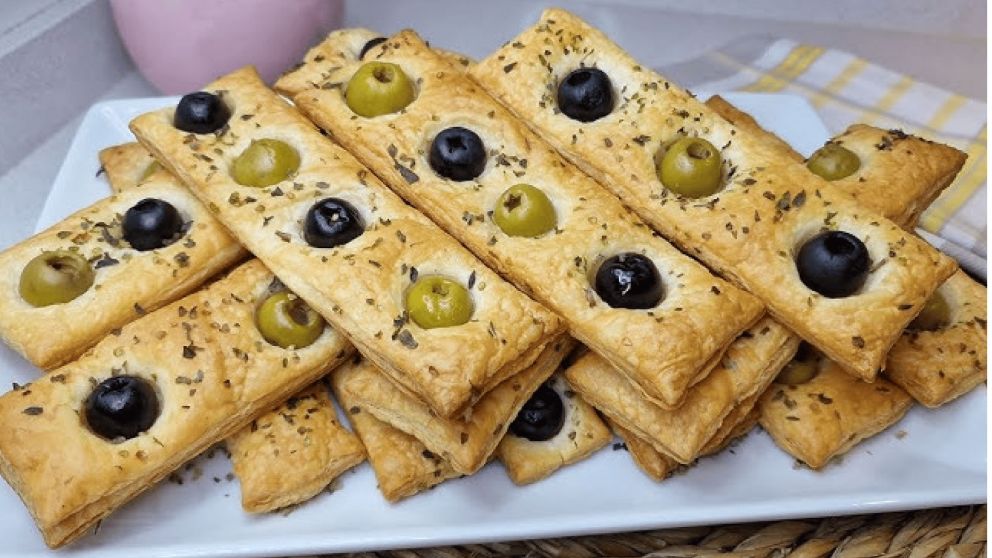 Palitos hojaldrados de aceituna: Una receta deliciosa y económica para acompañar los mates