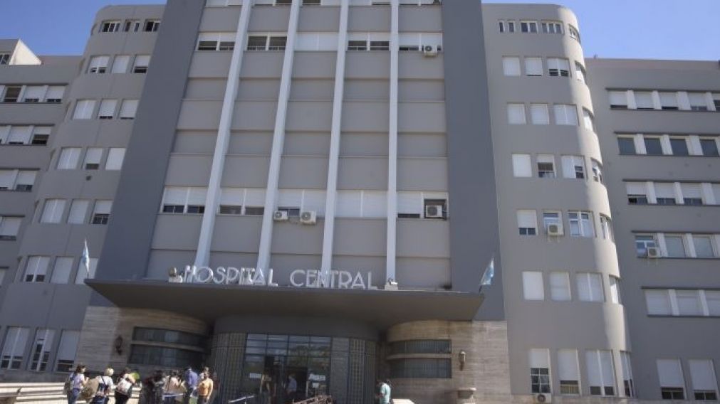 Otra pelea entre vecinos que terminó mal: discutían por el volumen de la música y terminó con un hierro clavado en la cabeza