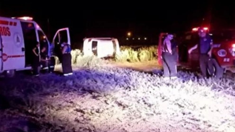 Nene iba al mando de un auto y protagonizó un brutal accidente (Gentileza Diario Río Negro).