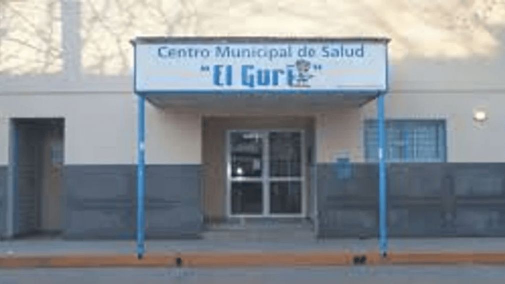 Los médicos intentaron salvarle la vida al bebé.
