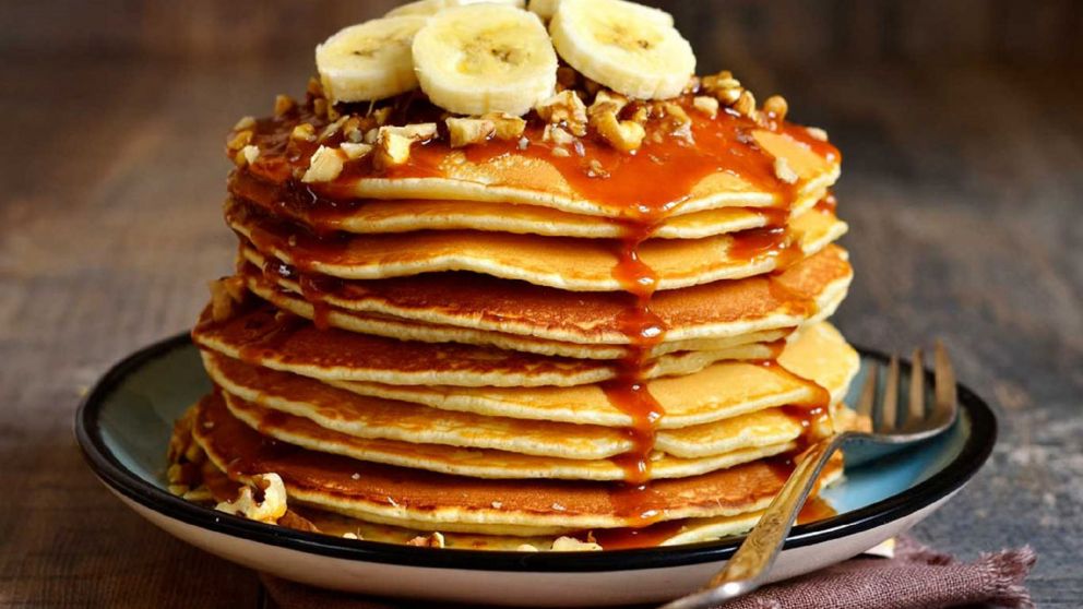 Panqueques de banana en pocos pasos para acompañar los mates.