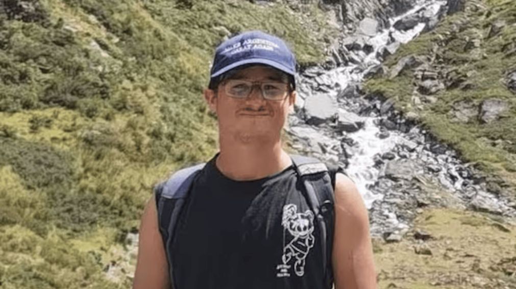 H�ctor Gast�n Artigau, de 21 a�os fue visto por �ltima vez el jueves en el glaciar Rob Roy de Mount Aspiring;