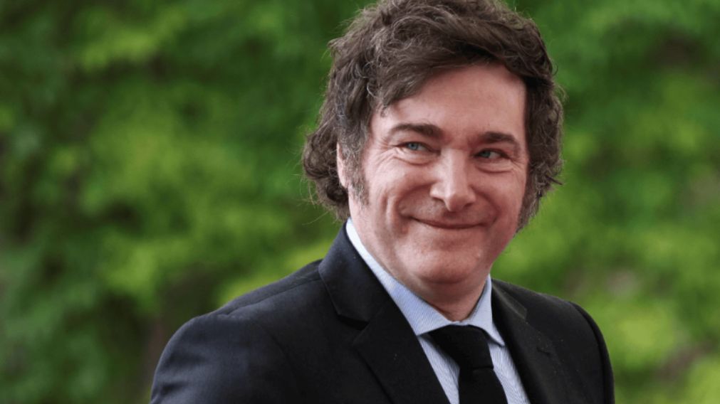 El presidente Javier Milei se refirió al dólar y destacó el superávit fiscal y financiero.