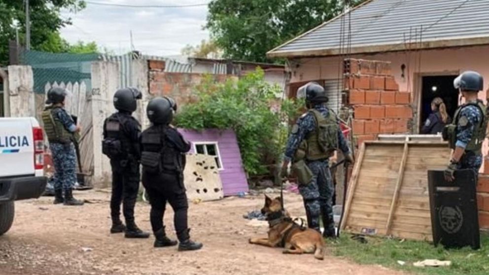 Los polic�as llevaron adelante diferentes diligencias para capturar al sospechoso.