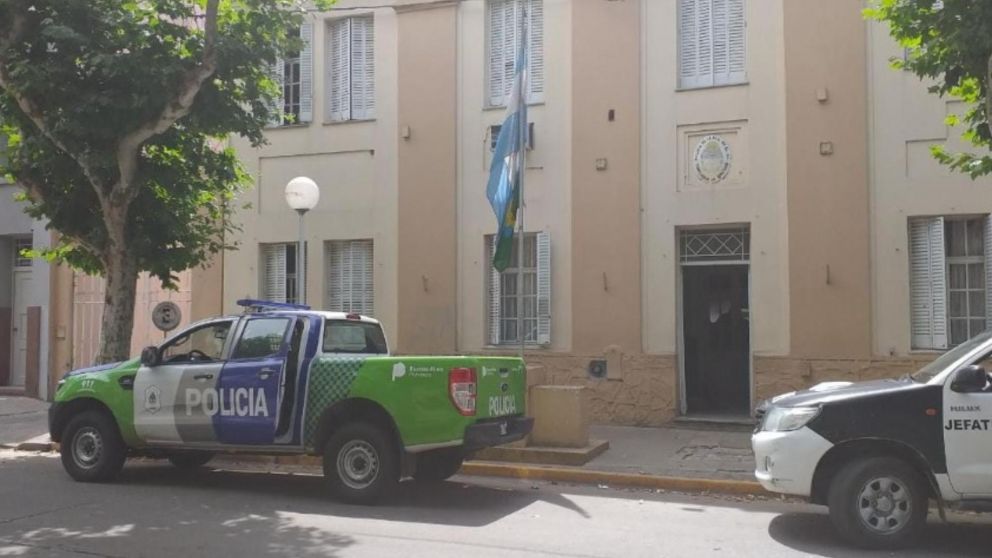 Los integrantes de esta comisar�a investigan el episodio.