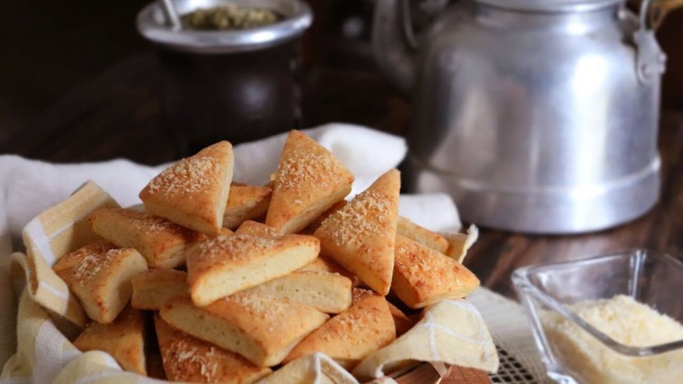 Merienda resuelta: receta para preparar bizcochitos de queso, f�ciles, rendidores y econ�micos.