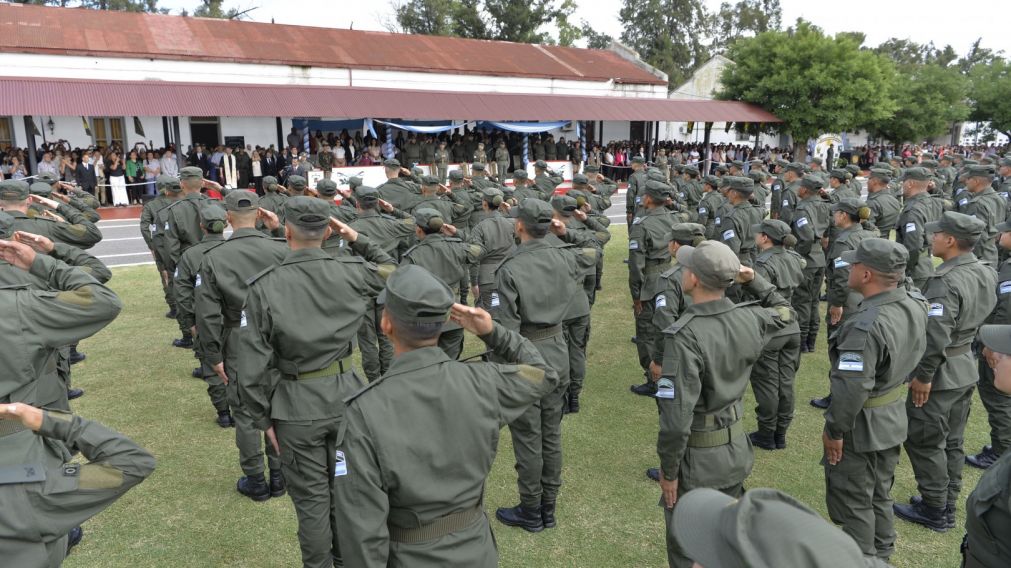 El Gobierno otorg� un aumento salarial para los integrantes de las fuerzas federales.