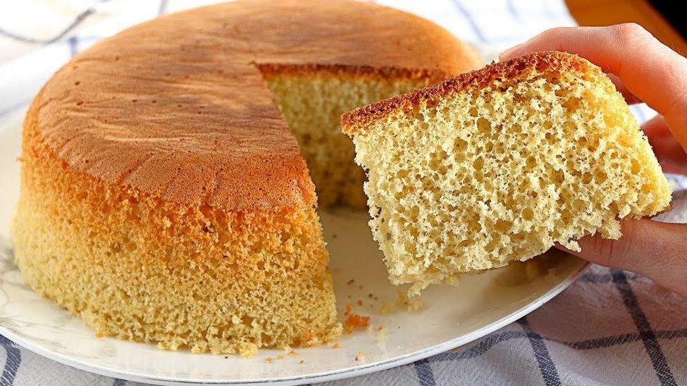 Bizcochuelo esponjoso en pocos minutos y con un sabor exquisito.