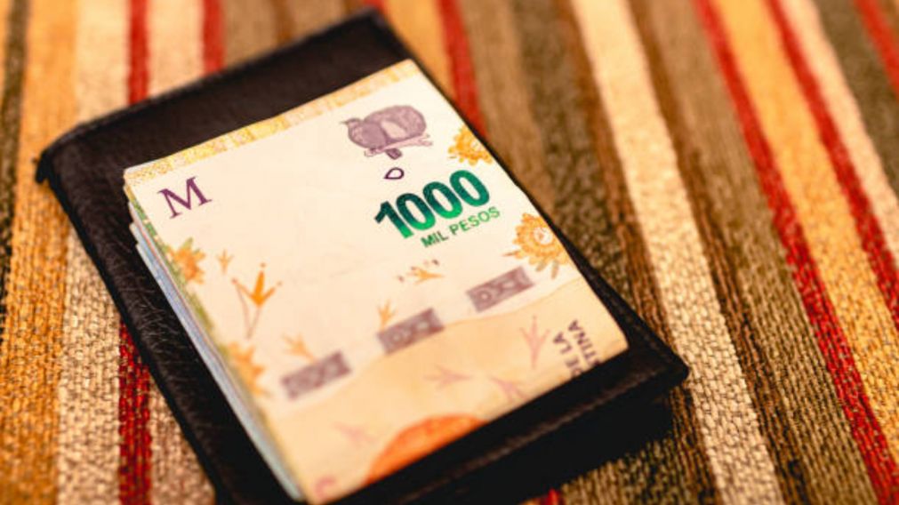 Nuevo bono para jubilados de la m�nima: �Cu�nto se cobra en octubre a trav�s de la ANSES?