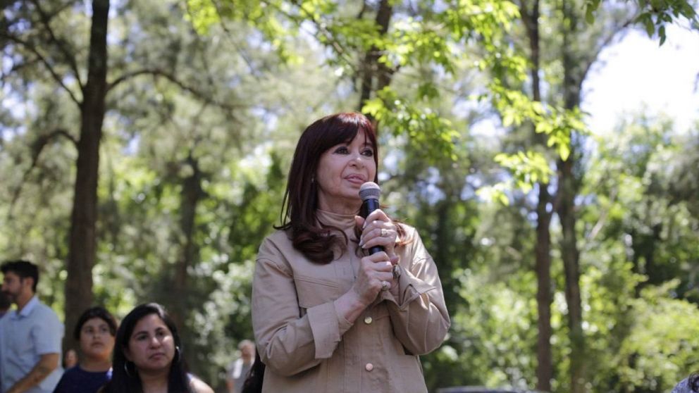 ANSES realizó esta mañana una denuncia penal contra la ex presidenta Cristina Kirchner .