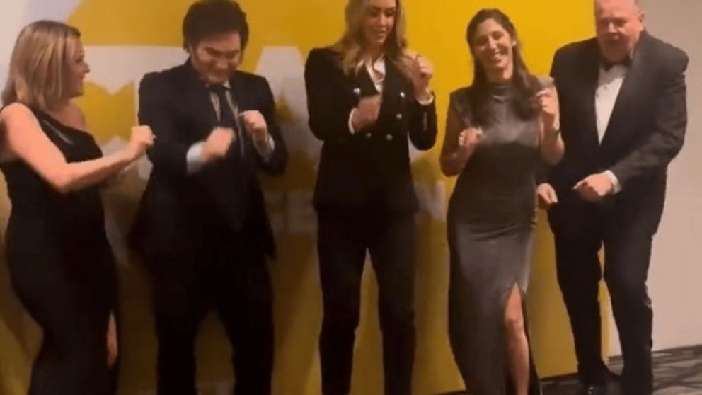 Javier Milei baila con la nuera de Donald Trump en la CPAC de Buenos Aires.