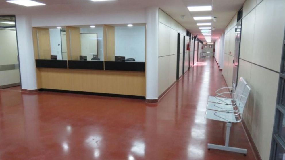 Axel Pérez, de 19 años, murió cuando era asistido por los médicos en un hospital.