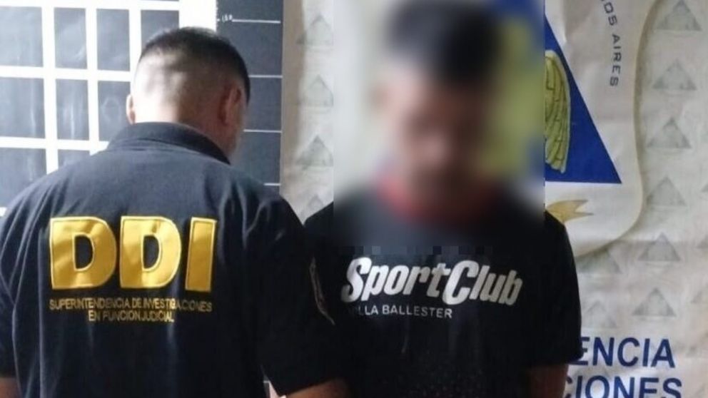 Este es el individuo que fue aprehendido por los investigadores policiales.